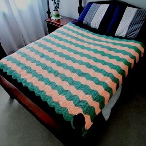 Vtg Handmade Zig Zag Chevron Afghan Couch Throw Blanket 65"x70" Orange & Green